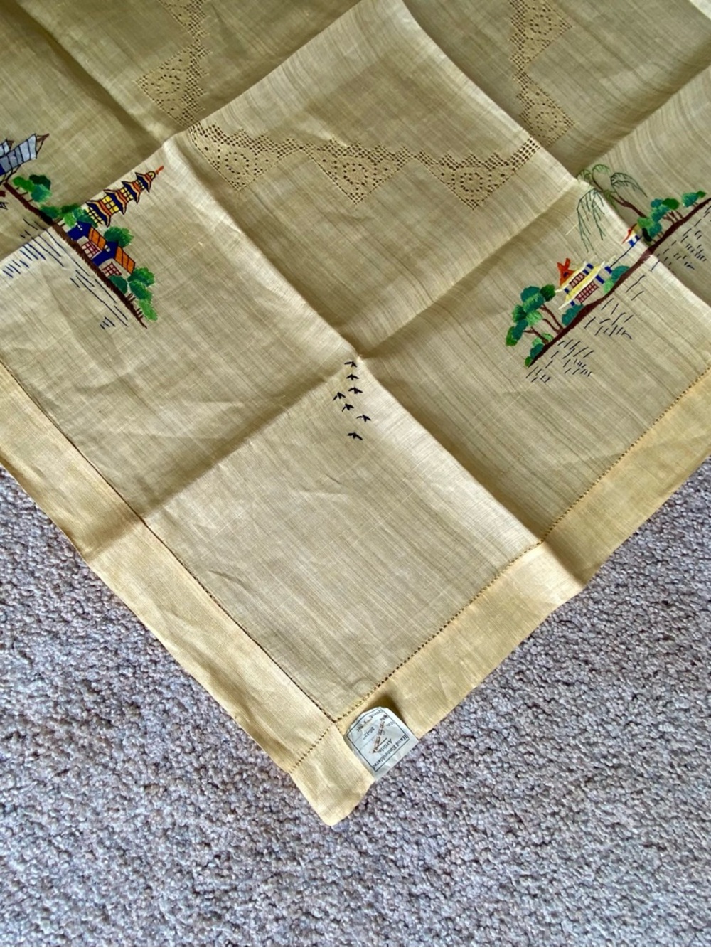 Asian Tablecloth Hand Embroidered - Picture 8 of 12